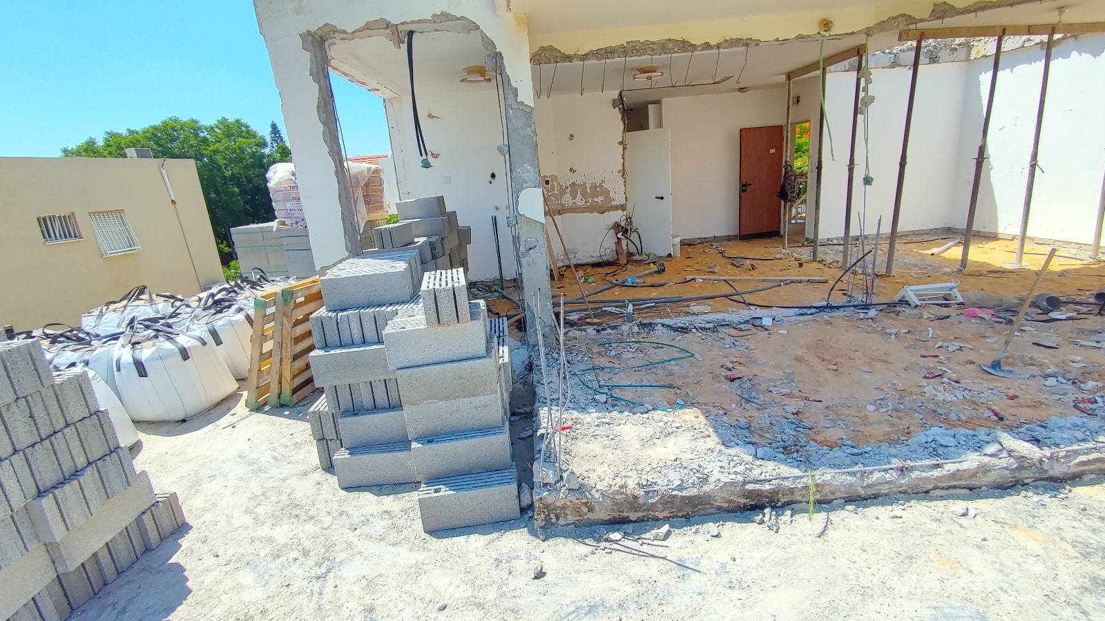 שיפוץ בית ותוספת קומה נוף איילון